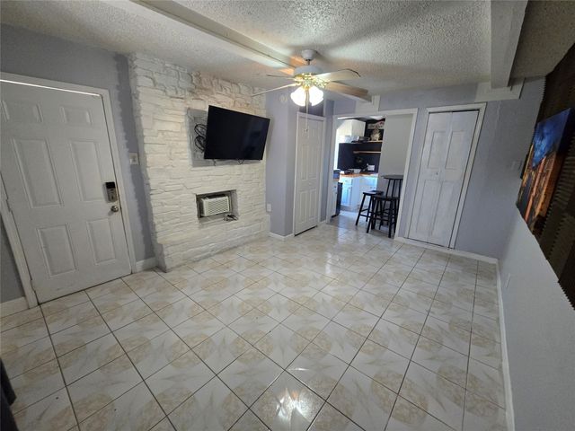 10605 Newmont RD B, Austin, TX 78758