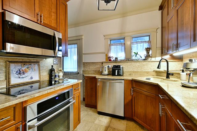 129 E Washington Street, Villa Park, IL 60181