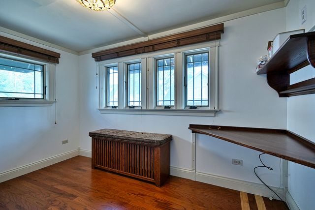 129 E Washington Street, Villa Park, IL 60181