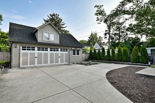 129 E Washington Street, Villa Park, IL 60181