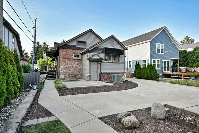 129 E Washington Street, Villa Park, IL 60181