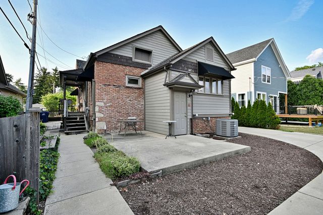 129 E Washington Street, Villa Park, IL 60181