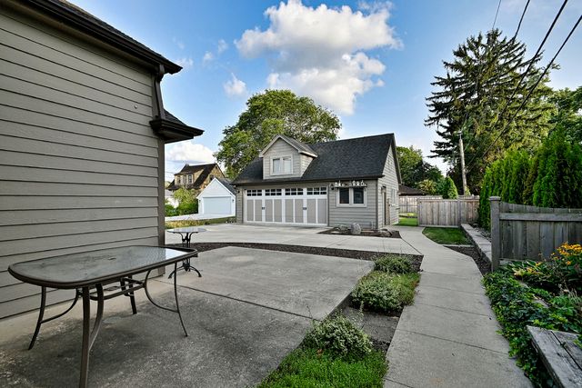 129 E Washington Street, Villa Park, IL 60181