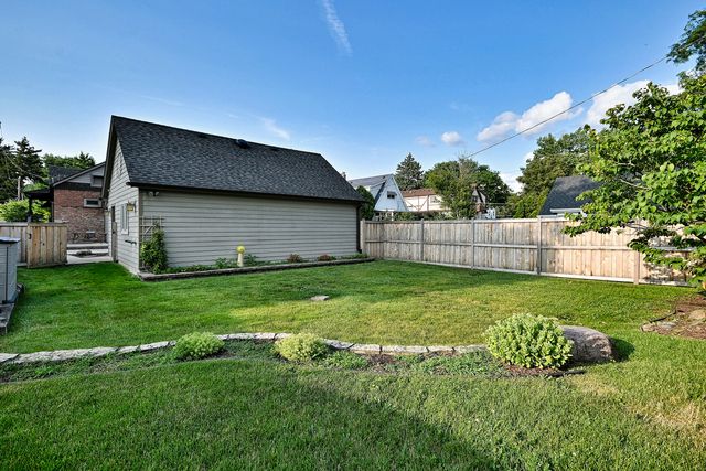 129 E Washington Street, Villa Park, IL 60181