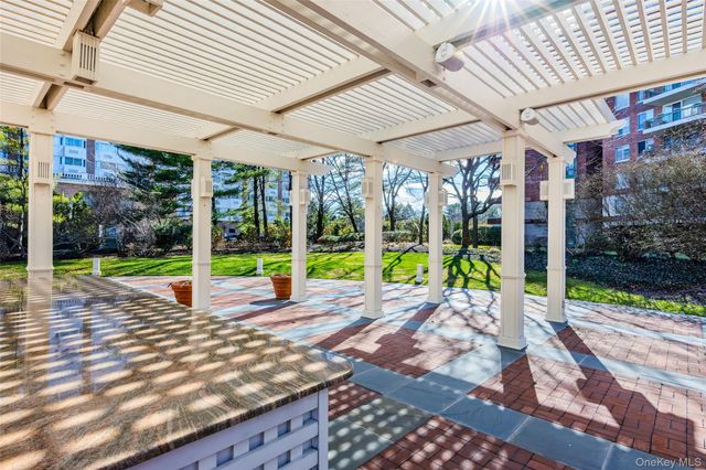 111 Cherry Valley Avenue M11, Garden City, NY 11530