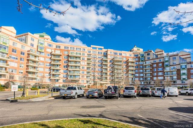 111 Cherry Valley Avenue M11, Garden City, NY 11530