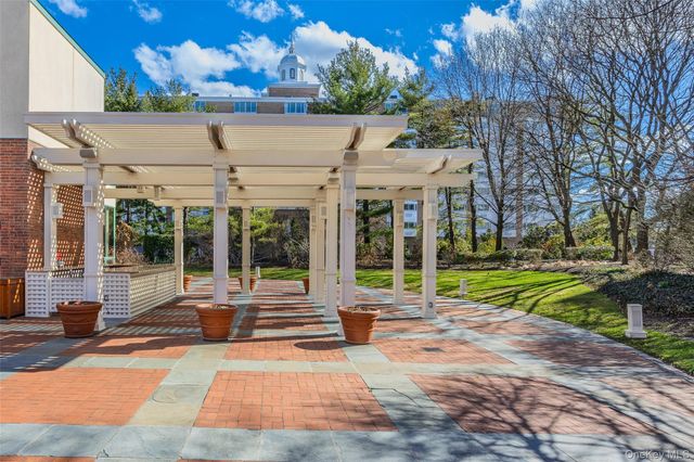 111 Cherry Valley Avenue M11, Garden City, NY 11530
