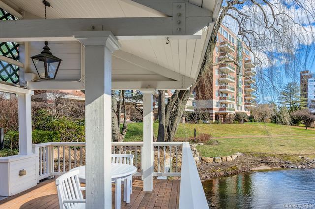 111 Cherry Valley Avenue M11, Garden City, NY 11530