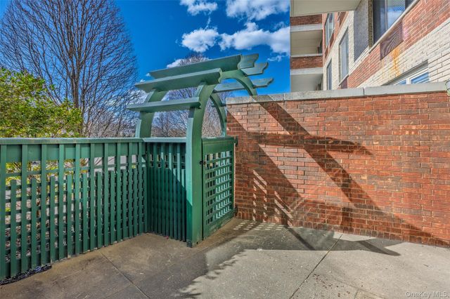 111 Cherry Valley Avenue M11, Garden City, NY 11530