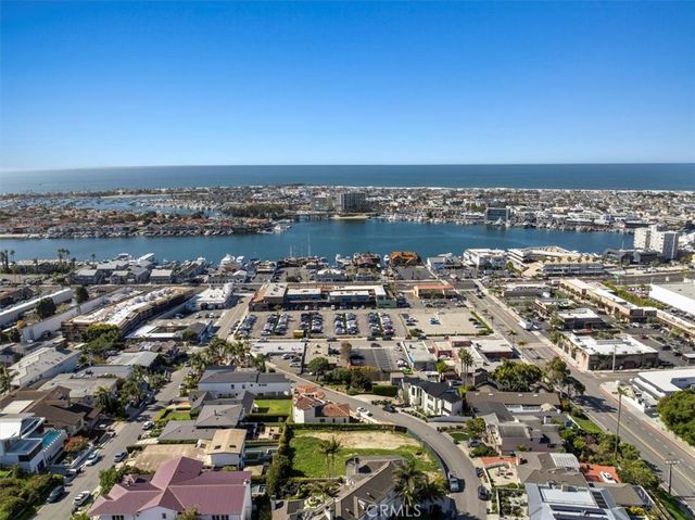 230 Ocean View Avenue, Newport Beach, CA 92663
