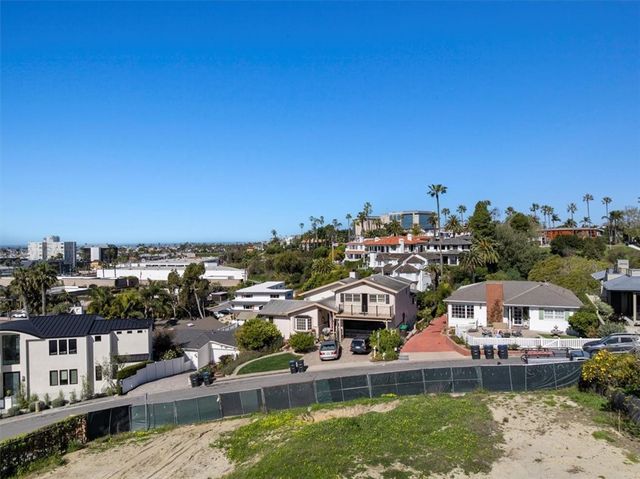 230 Ocean View Avenue, Newport Beach, CA 92663