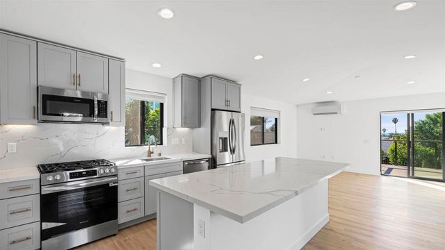 3817 Highland Drive, Carlsbad, CA 92008