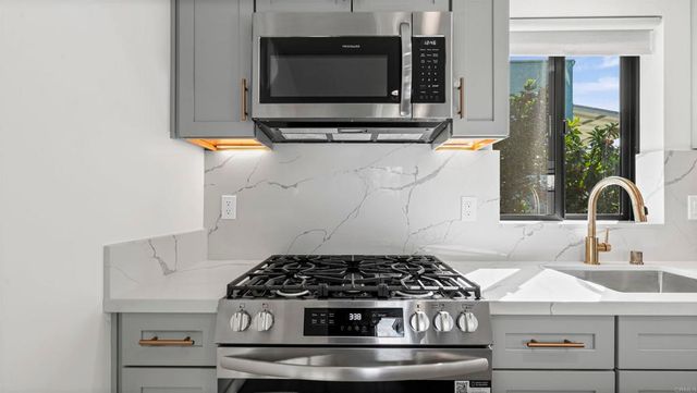 3817 Highland Drive, Carlsbad, CA 92008