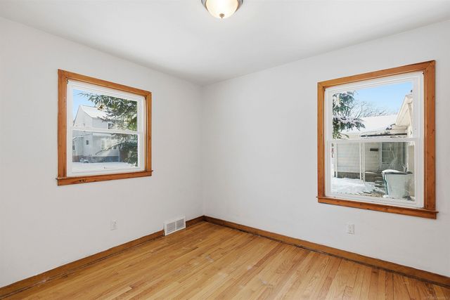 1451 E Pearl Avenue, Hazel Park, MI 48030