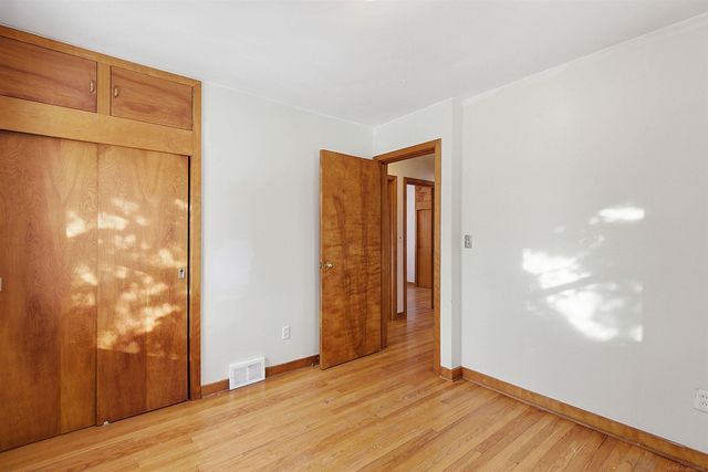 1451 E Pearl Avenue, Hazel Park, MI 48030