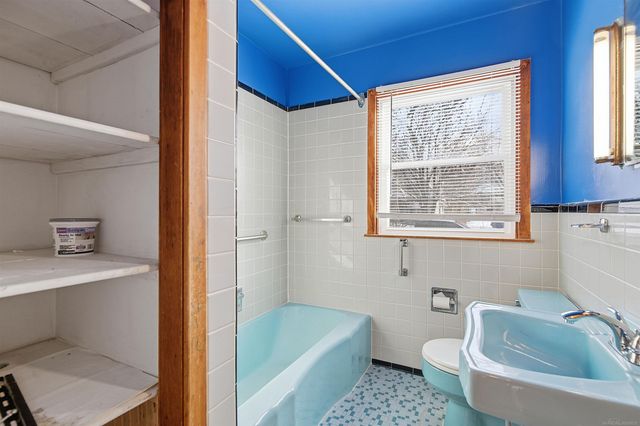 1451 E Pearl Avenue, Hazel Park, MI 48030