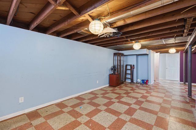 1451 E Pearl Avenue, Hazel Park, MI 48030