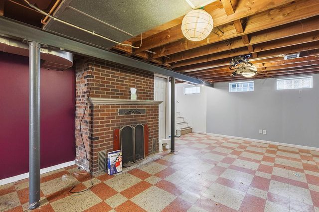 1451 E Pearl Avenue, Hazel Park, MI 48030