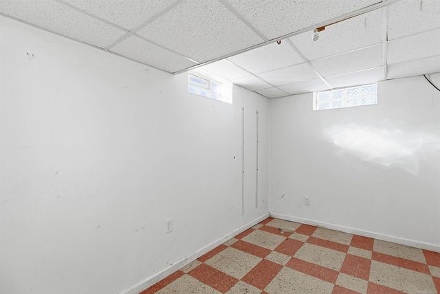 1451 E Pearl Avenue, Hazel Park, MI 48030