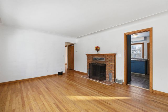 1451 E Pearl Avenue, Hazel Park, MI 48030