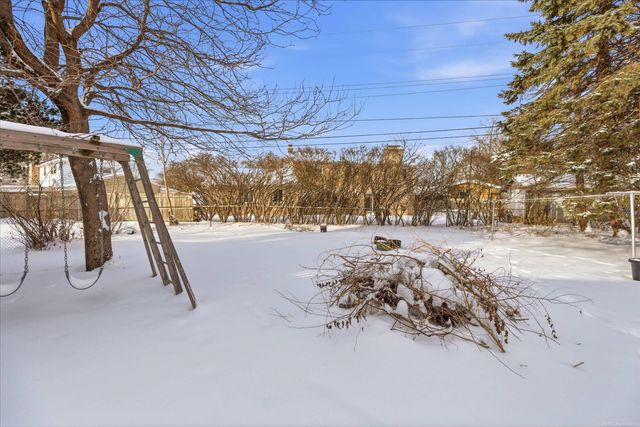 1451 E Pearl Avenue, Hazel Park, MI 48030