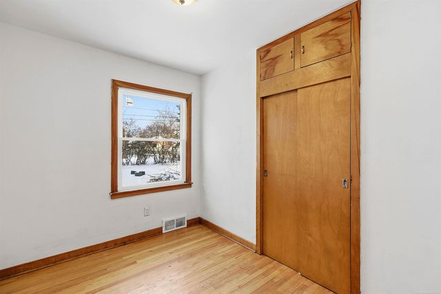 1451 E Pearl Avenue, Hazel Park, MI 48030