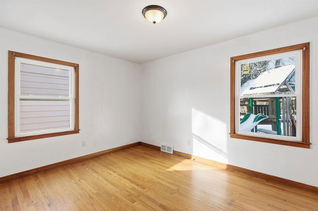 1451 E Pearl Avenue, Hazel Park, MI 48030