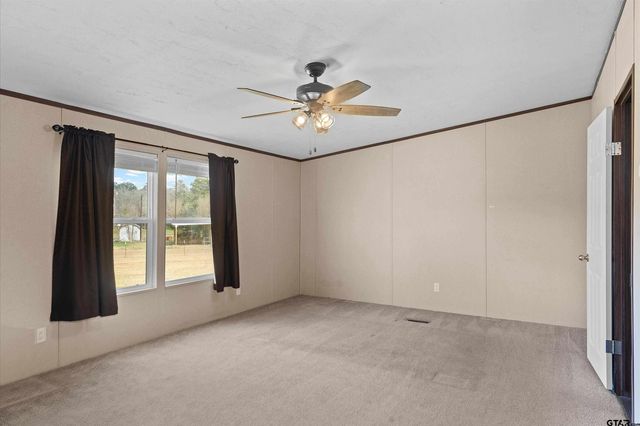 1642 CR 308 E, Henderson, TX 75652