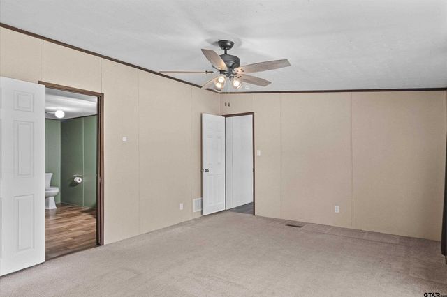 1642 CR 308 E, Henderson, TX 75652