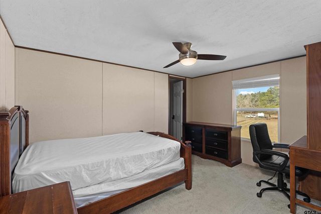 1642 CR 308 E, Henderson, TX 75652