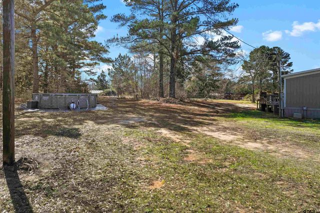 1642 CR 308 E, Henderson, TX 75652