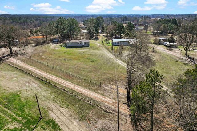 1642 CR 308 E, Henderson, TX 75652