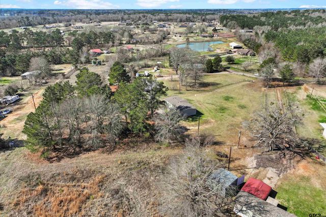 1642 CR 308 E, Henderson, TX 75652