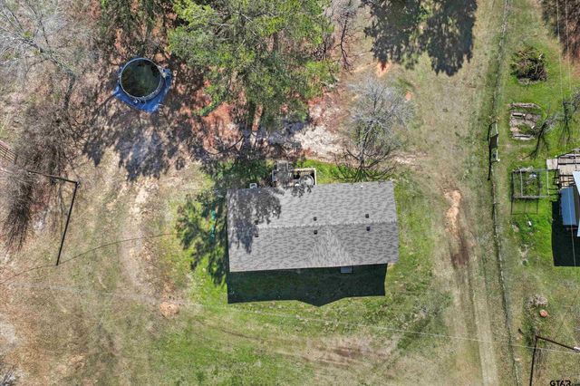 1642 CR 308 E, Henderson, TX 75652