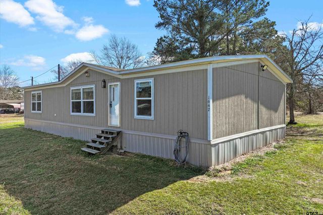 1642 CR 308 E, Henderson, TX 75652