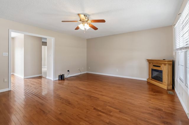217 Old Decker Road, Bronston, KY 42518