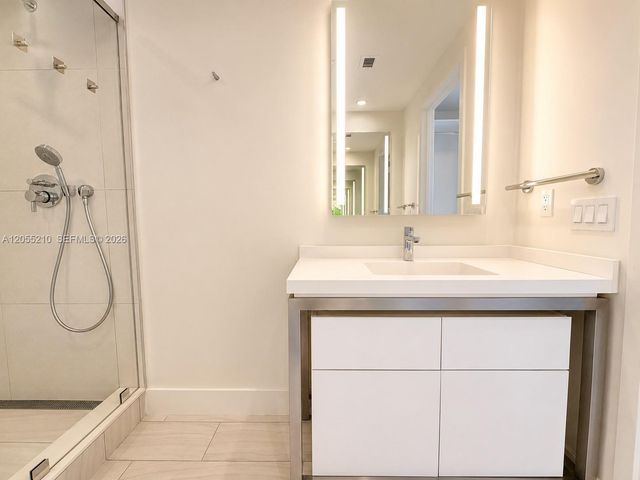 2000 METROPICA WAY 2208, Sunrise, FL 33323