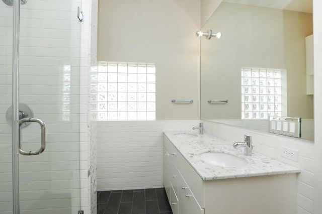 1909 Oakdale Street, Houston, TX 77004