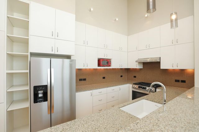 1909 Oakdale Street, Houston, TX 77004