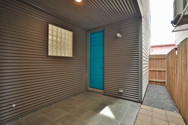 1909 Oakdale Street, Houston, TX 77004