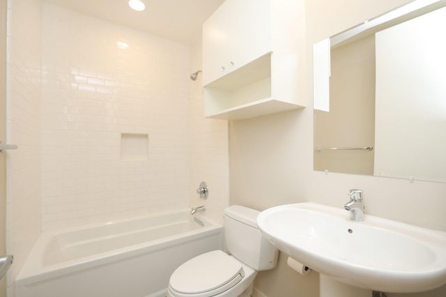 1909 Oakdale Street, Houston, TX 77004