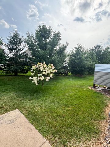 572 Williamsburg Place, New Richmond, WI 54017