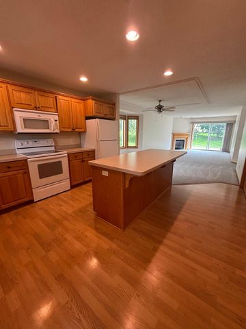 572 Williamsburg Place, New Richmond, WI 54017