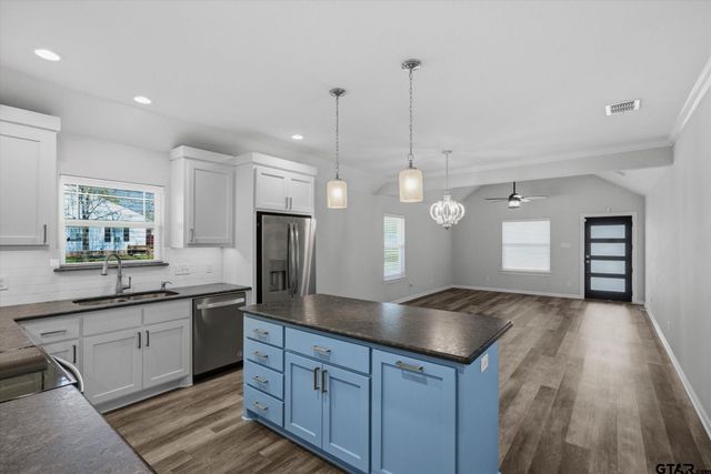 1011 Athens Street, Canton, TX 75103