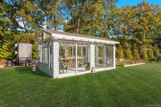 41 Arbutus Road, Quogue, NY 11959