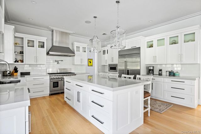 41 Arbutus Road, Quogue, NY 11959