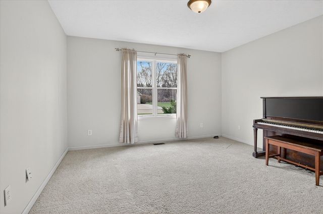 69756 Knottingham Lane, Edwardsburg, MI 49112