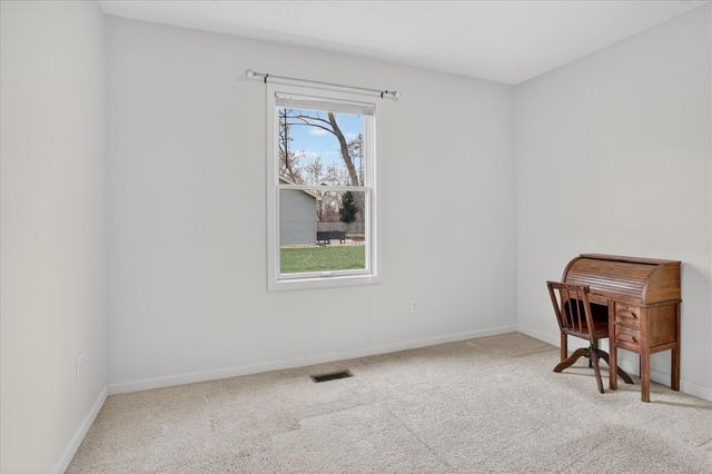 69756 Knottingham Lane, Edwardsburg, MI 49112