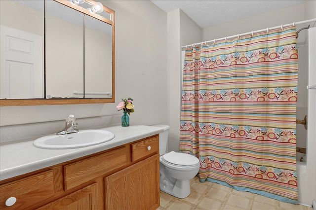 69756 Knottingham Lane, Edwardsburg, MI 49112