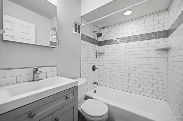4354 Cloverhill Terrace, Delhi Twp, OH 45238
